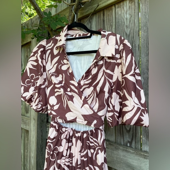 Petal &‎ Pup Wine Berry Floral Print V-Neck Cutout Midi Dress Size M - Picture 6 of 9